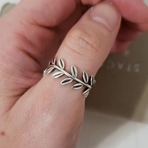 Pandora Leaf ring Sz54